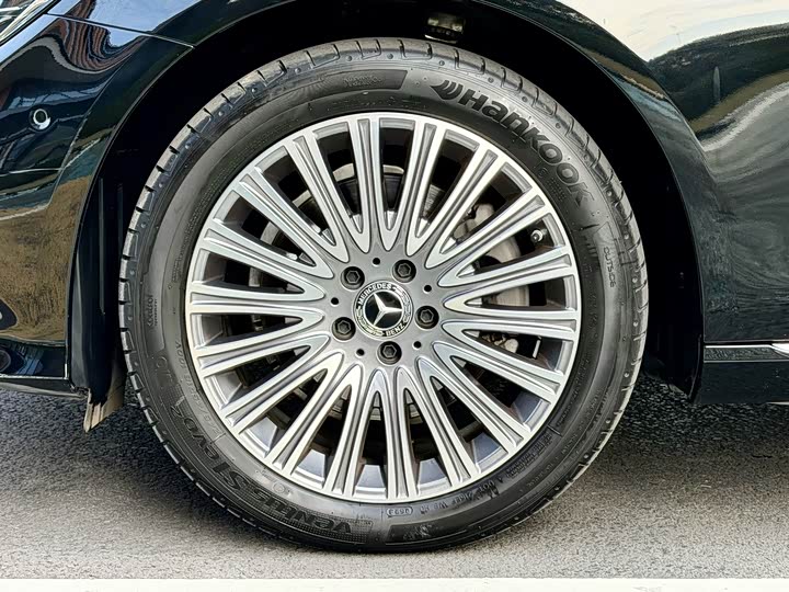 Фото 7 - Mercedes-Benz E-Class