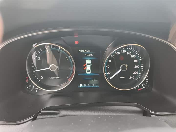 Фото 4 - Hongqi H7