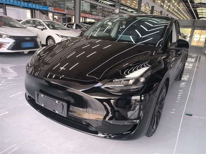 Фото 2 - Tesla Model Y