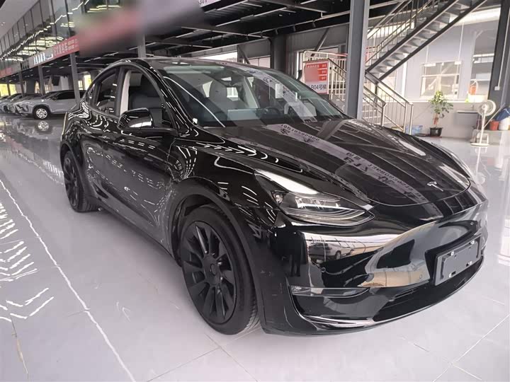 Фото 4 - Tesla Model Y