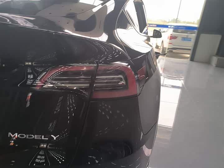 Фото 8 - Tesla Model Y