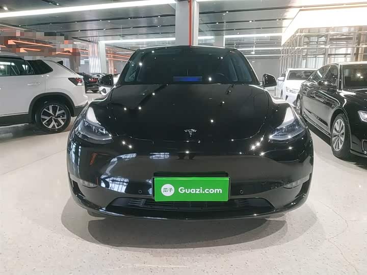 Фото 3 - Tesla Model Y