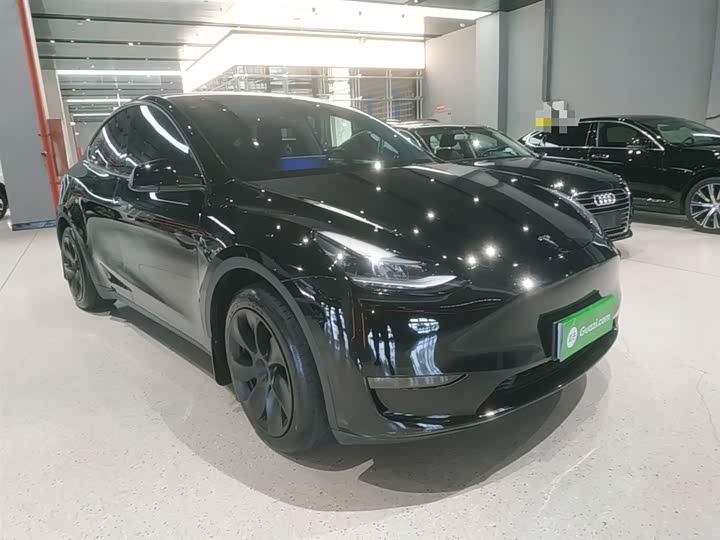 Фото 4 - Tesla Model Y