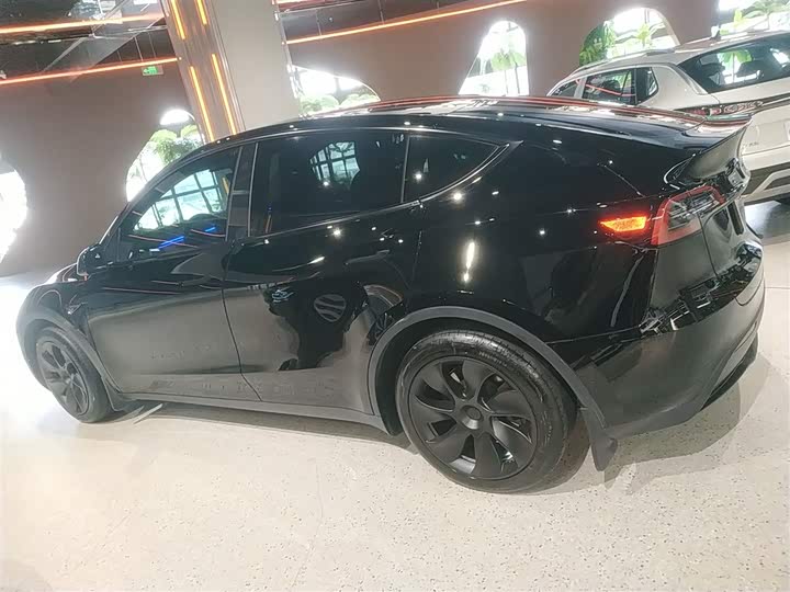 Фото 5 - Tesla Model Y