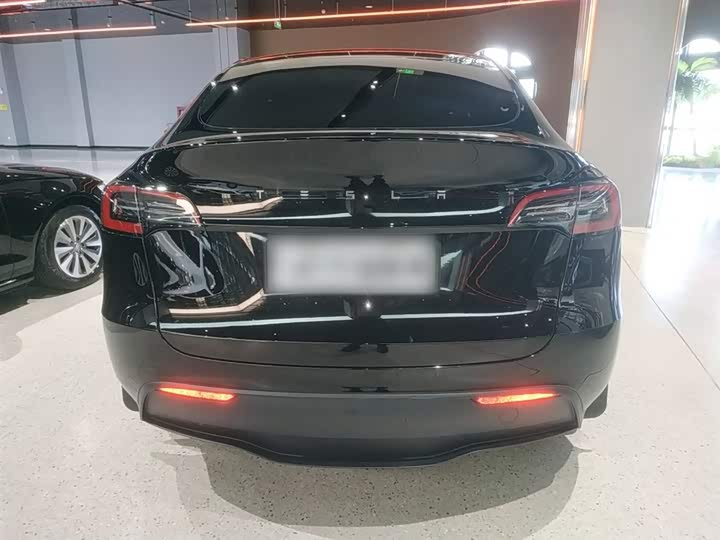 Фото 6 - Tesla Model Y