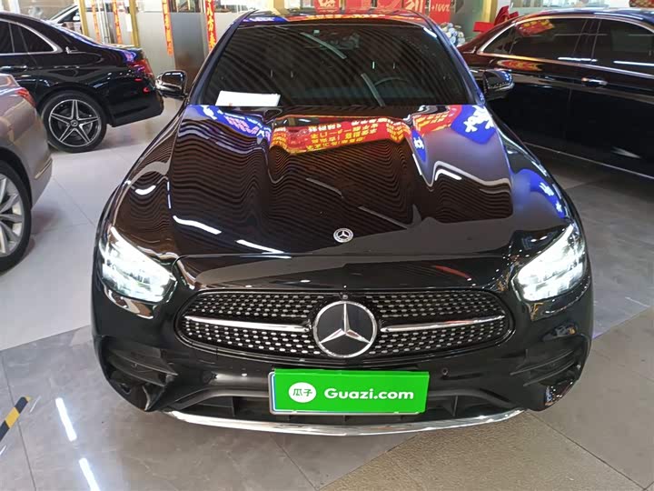 Фото 3 - Mercedes-Benz E-Class