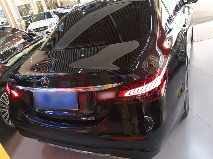 Фото 6 - Mercedes-Benz E-Class