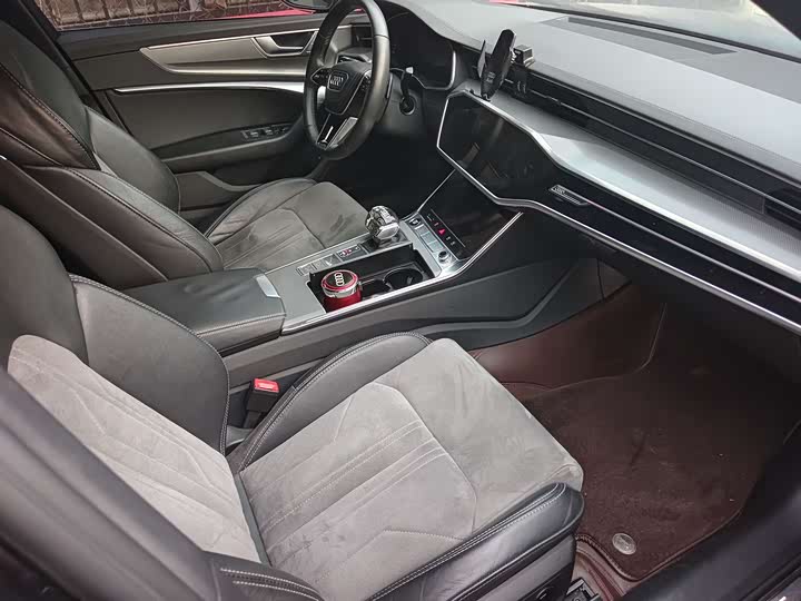 Фото 2 - Audi A6L