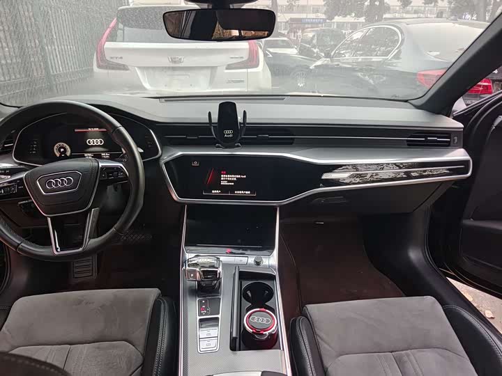 Фото 8 - Audi A6L