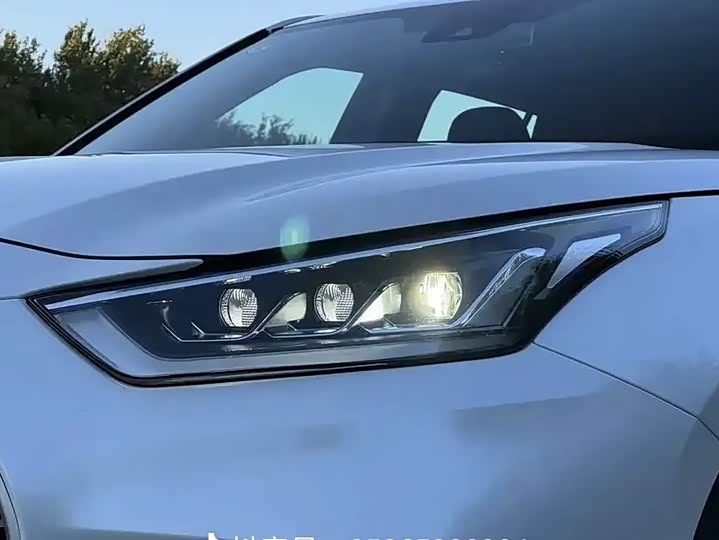 Фото 3 - Toyota Highlander