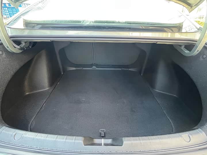 Фото 8 - Geely Preface