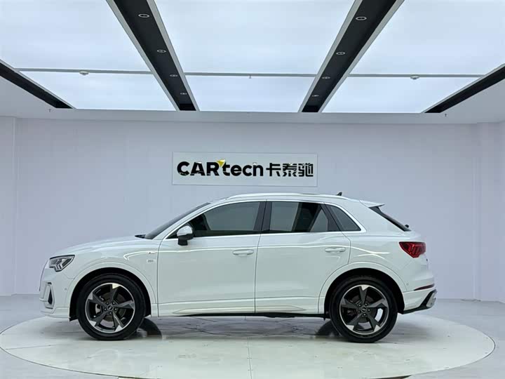 Фото 2 - Audi Q3