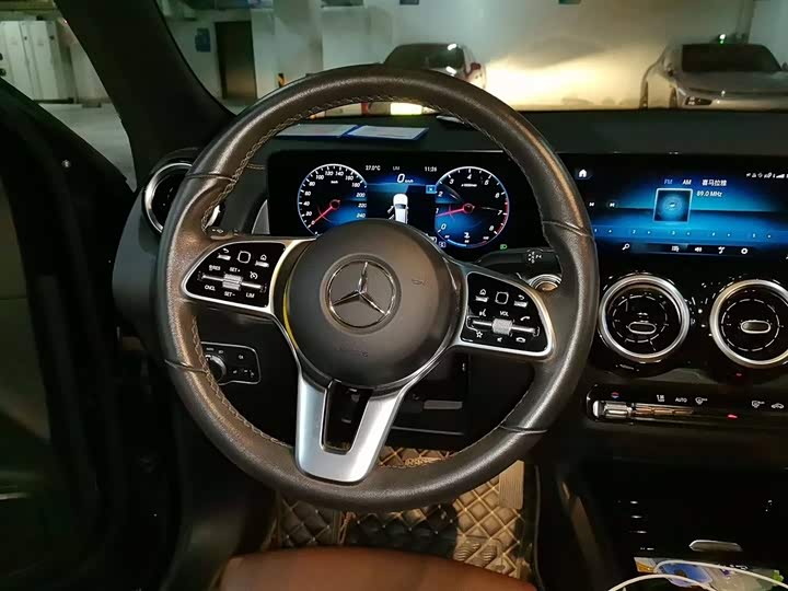 Фото 3 - Mercedes-Benz GLB-Class