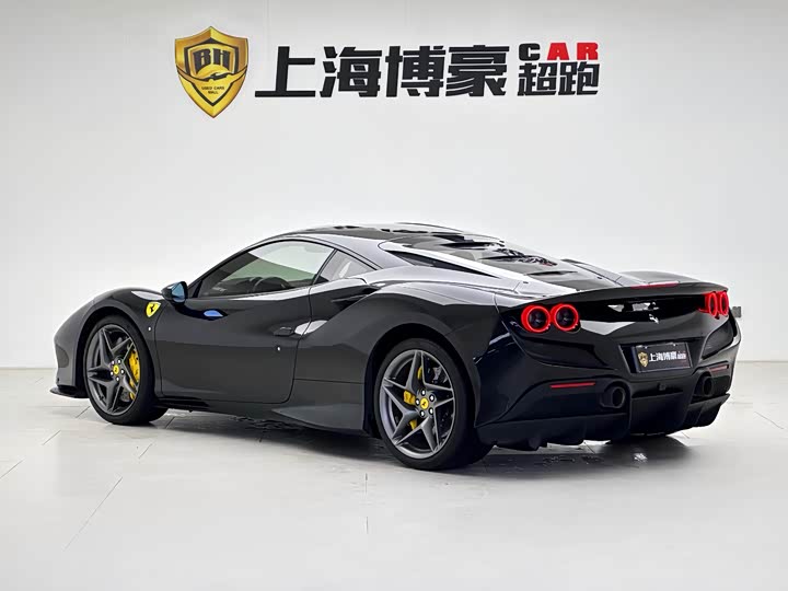 Фото 3 - Ferrari F8