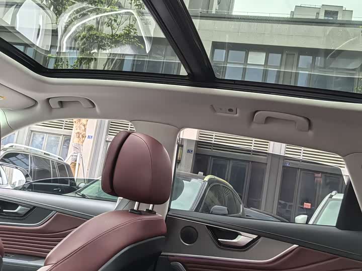 Фото 9 - Hongqi HS5