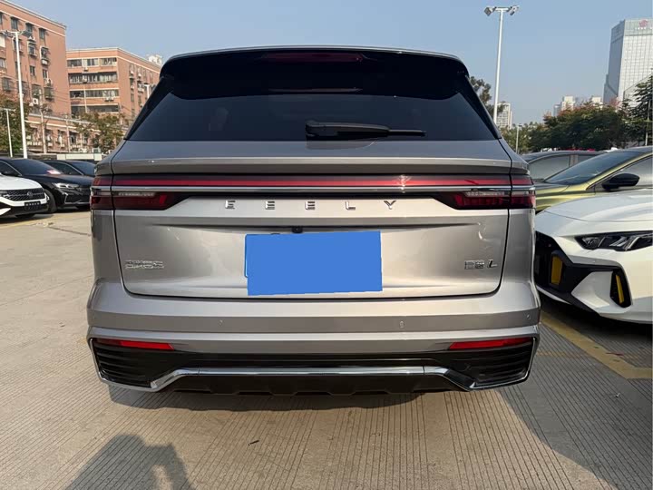 Фото 6 - Geely Monjaro