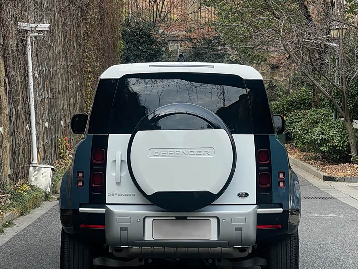 Фото 9 - Land Rover Defender