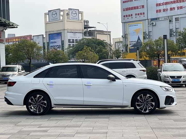 Фото 8 - Audi A4L