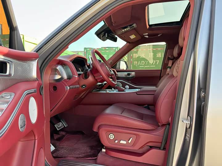 Фото 4 - Tank 700 Hybrid