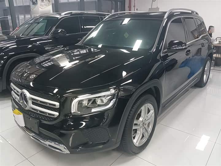 Фото 1 - Mercedes-Benz GLB-Class