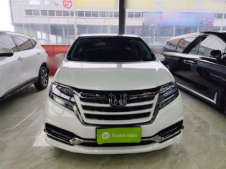 Фото 3 - Honda Elysion