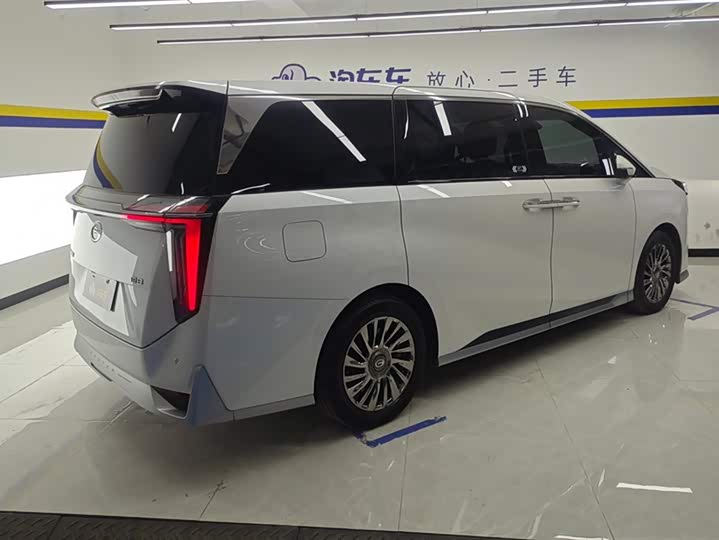 Фото 3 - GAC Trumpchi M8