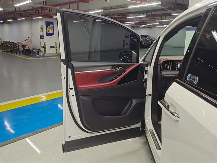 Фото 7 - GAC Trumpchi M8