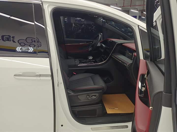 Фото 8 - GAC Trumpchi M8