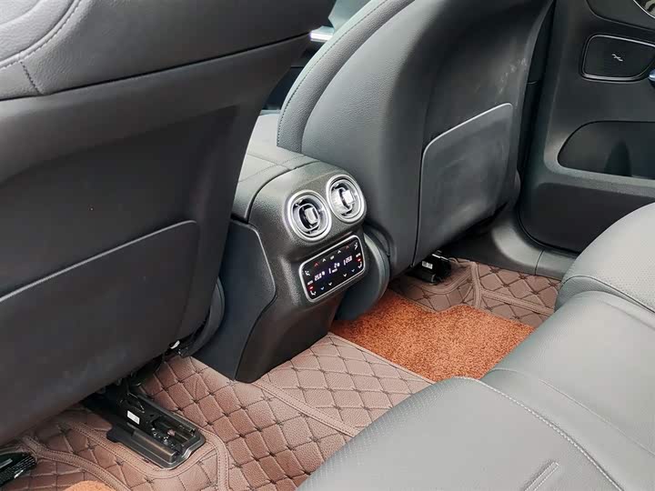 Фото 9 - Mercedes-Benz GLC-Class