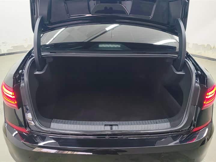 Фото 4 - Volkswagen Passat