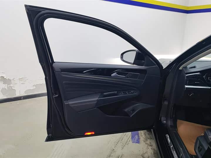 Фото 7 - Volkswagen Passat