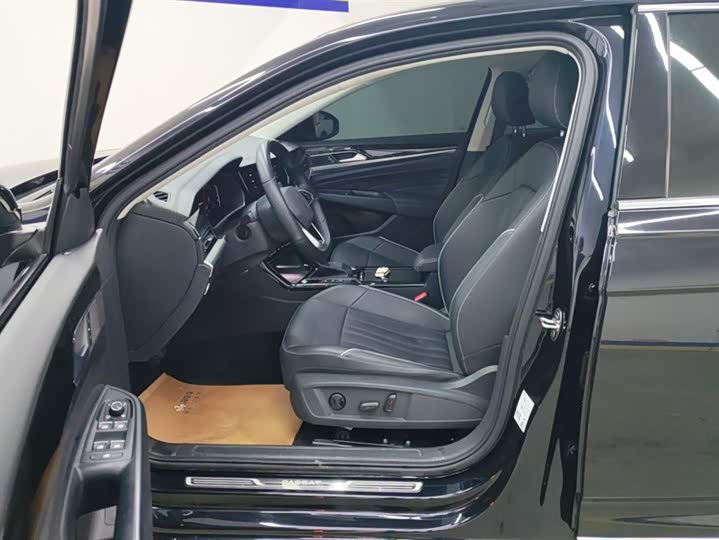 Фото 9 - Volkswagen Passat