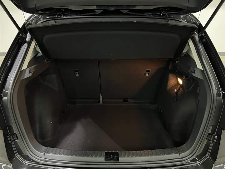 Фото 7 - Volkswagen Tharu