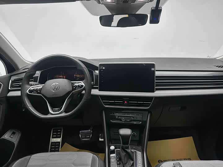 Фото 8 - Volkswagen Tiguan X