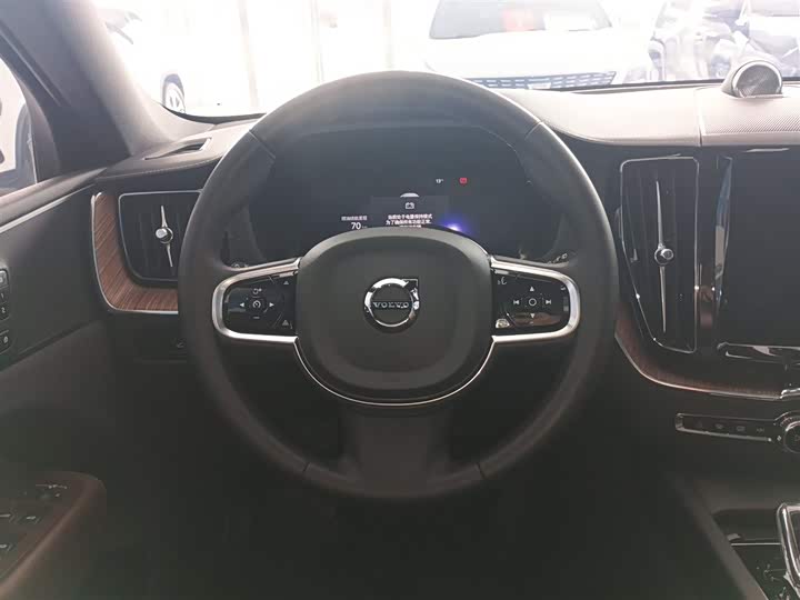 Фото 3 - Volvo XC60