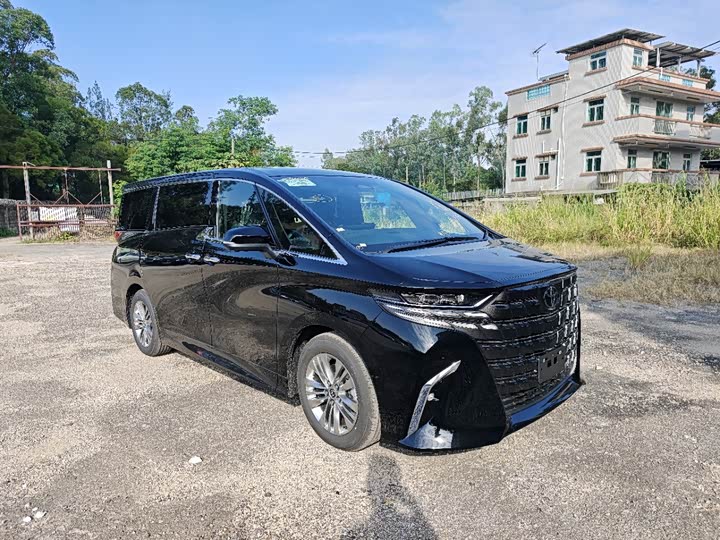 Фото 1 - Toyota Alphard