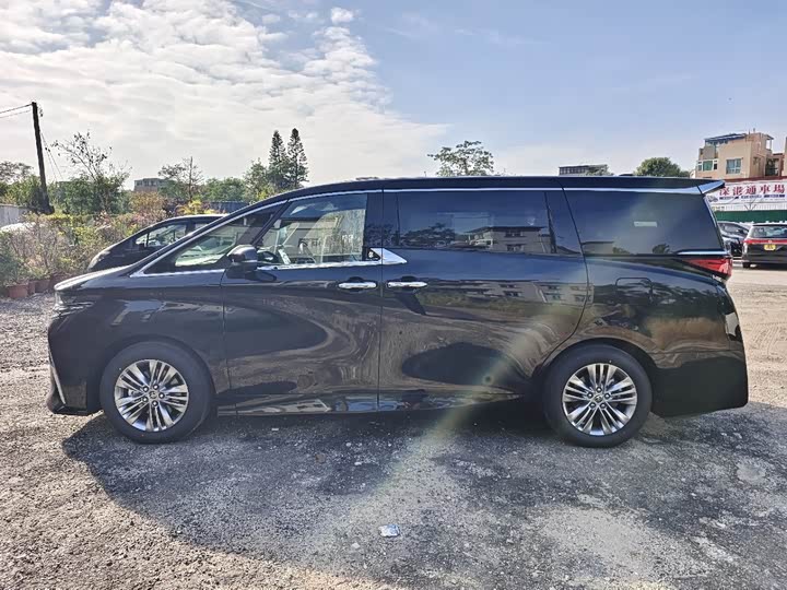 Фото 5 - Toyota Alphard