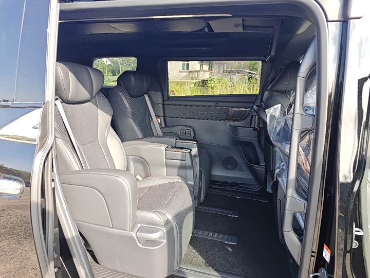 Фото 9 - Toyota Alphard
