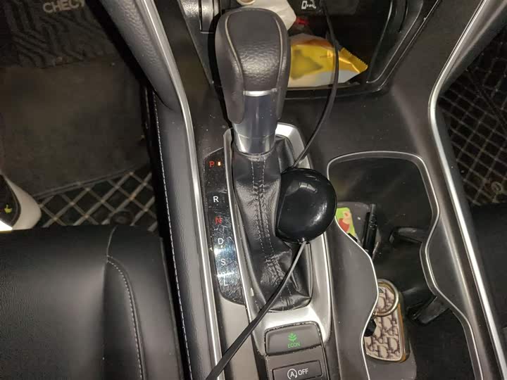 Фото 7 - Honda Accord