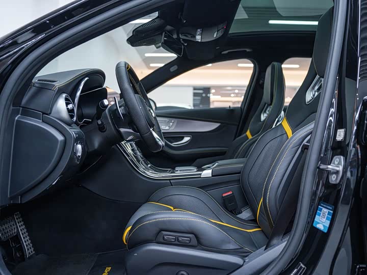 Фото 9 - Mercedes-Benz C-Class AMG