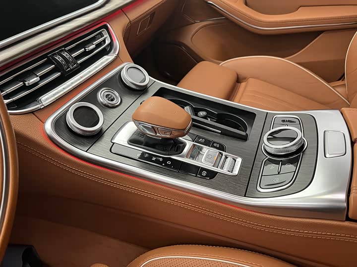 Фото 7 - Hongqi H9