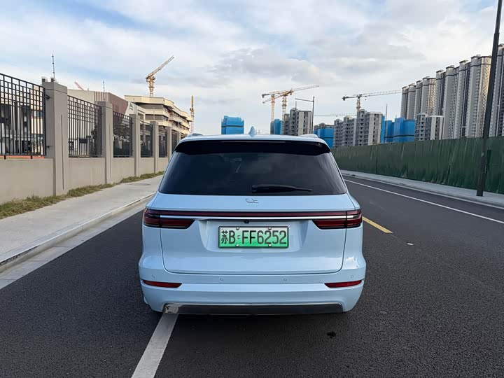 Фото 5 - LiXiang One