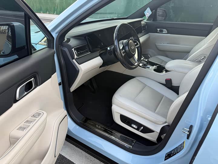 Фото 9 - LiXiang One