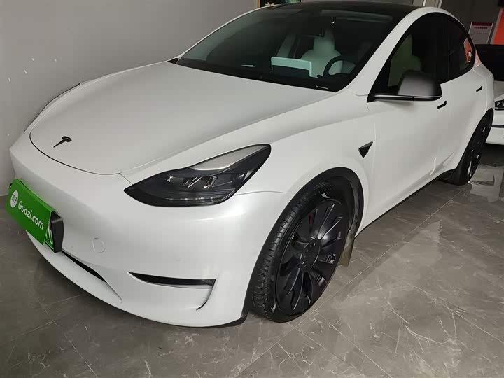 Фото 2 - Tesla Model Y