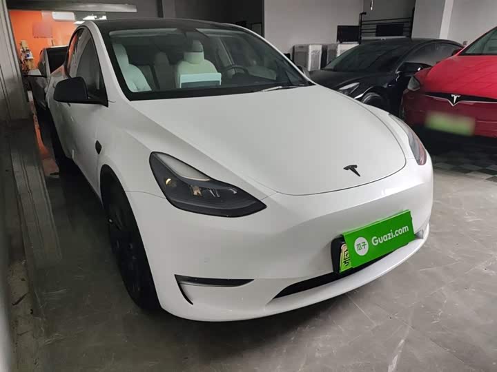 Фото 4 - Tesla Model Y