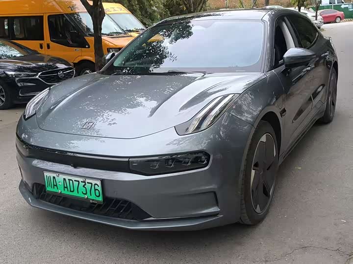 Фото 1 - Zeekr 001