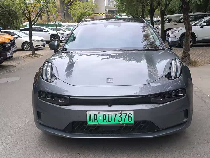 Фото 2 - Zeekr 001