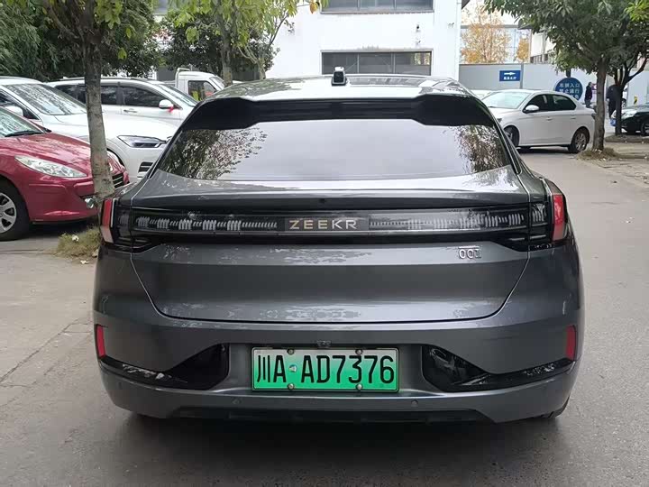 Фото 5 - Zeekr 001