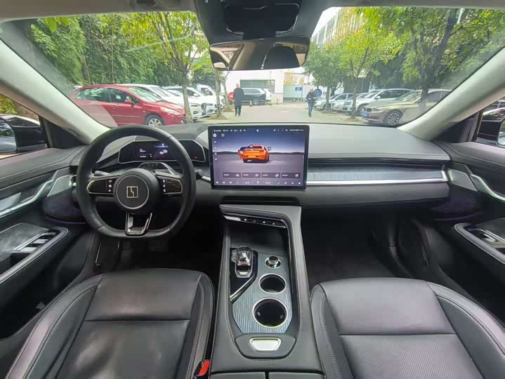 Фото 9 - Zeekr 001