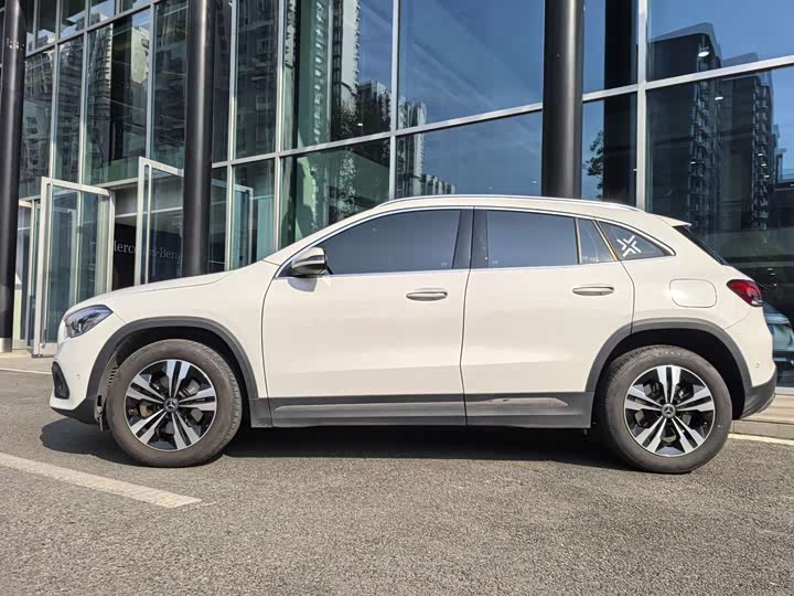 Фото 4 - Mercedes-Benz GLA-Class